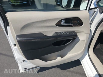 2023 Chrysler Pacifica Limited 121.6" WB - miniatura 9