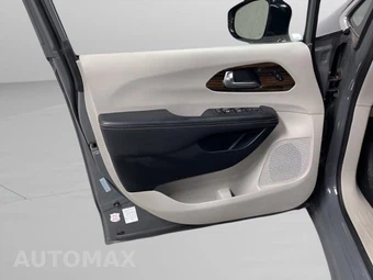 2023 Chrysler Pacifica Limited 121.6" WB - miniatura 23