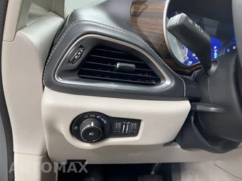 2023 Chrysler Pacifica Limited 121.6" WB - miniatura 7