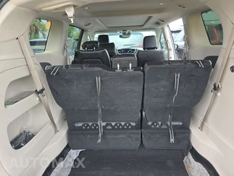 2023 Chrysler Pacifica Limited 121.6" WB - miniatura 17