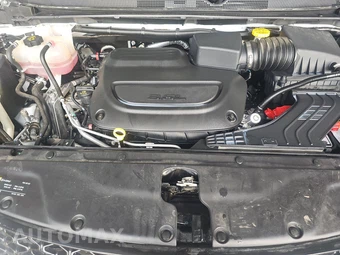 2023 Chrysler Pacifica Limited 121.6" WB - miniatura 16