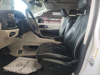 2023 Chrysler Pacifica Limited 121.6" WB - miniatura 7
