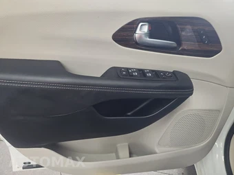 2023 Chrysler Pacifica Limited 121.6" WB - miniatura 9