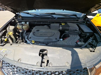 2023 Chrysler Pacifica Limited 121.6" WB - miniatura 16