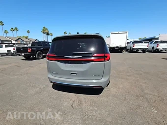 2023 Chrysler Pacifica Limited 121.6" WB - miniatura 4