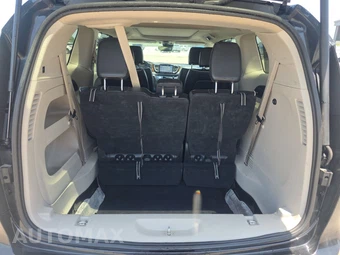 2023 Chrysler Pacifica Limited 121.6" WB - miniatura 17