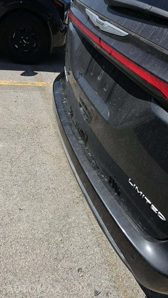 2023 Chrysler Pacifica Limited 121.6" WB - miniatura 23