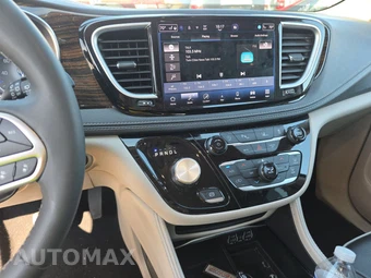 2023 Chrysler Pacifica Limited 121.6" WB - miniatura 11