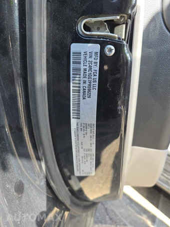 2023 Chrysler Pacifica Limited 121.6" WB - miniatura 15