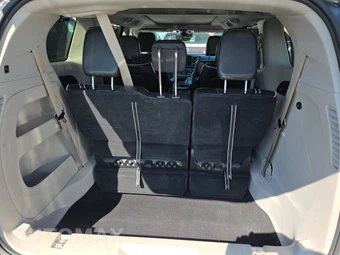 2023 Chrysler Pacifica Limited 121.6" WB - miniatura 17