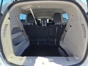 2023 Chrysler Pacifica Limited 121.6" WB - miniatura 17