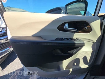 2023 Chrysler Pacifica Limited 121.6" WB - miniatura 9