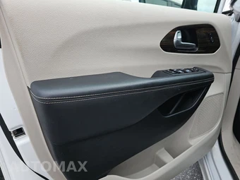 2023 Chrysler Pacifica Limited 121.6" WB - miniatura 9
