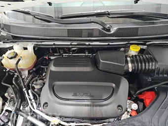 2023 Chrysler Pacifica Limited 121.6" WB - miniatura 15
