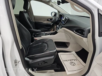 2023 Chrysler Pacifica Limited 121.6" WB - miniatura 8