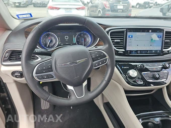 2023 Chrysler Pacifica Limited 121.6" WB - miniatura 10