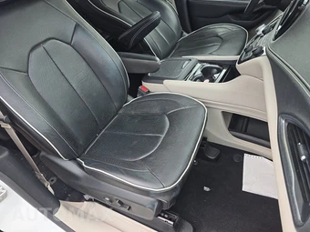 2023 Chrysler Pacifica Limited 121.6" WB - miniatura 8