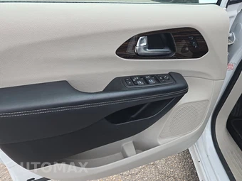2023 Chrysler Pacifica Limited 121.6" WB - miniatura 9