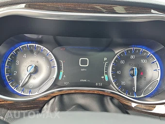 2023 Chrysler Pacifica Limited 121.6" WB - miniatura 12
