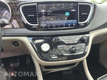 2023 Chrysler Pacifica Limited 121.6" WB - miniatura 10
