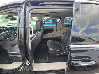 2023 Chrysler Pacifica Limited 121.6" WB - miniatura 13