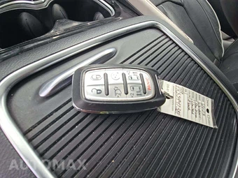 2023 Chrysler Pacifica Limited 121.6" WB - miniatura 8