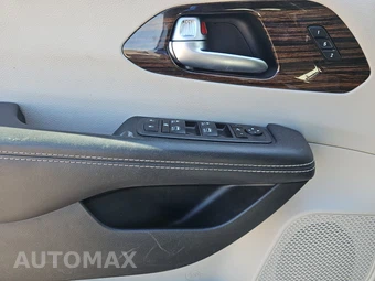 2023 Chrysler Pacifica Limited 121.6" WB - miniatura 9