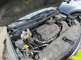 2023 Chrysler Pacifica Limited 121.6" WB - miniatura 15