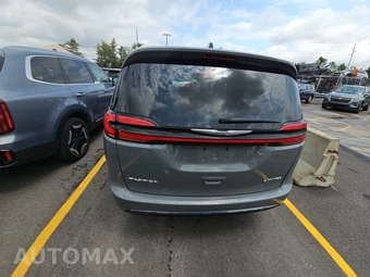 2023 Chrysler Pacifica Limited 121.6" WB - miniatura 5