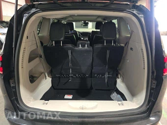 2023 Chrysler Pacifica Limited 121.6" WB - miniatura 15