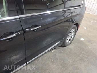 2023 Chrysler Pacifica Limited 121.6" WB - miniatura 26