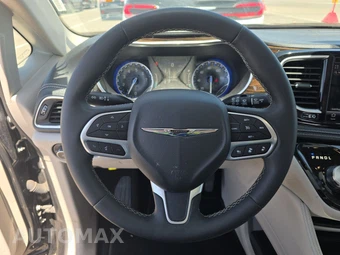 2023 Chrysler Pacifica Limited 121.6" WB - miniatura 10