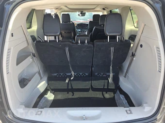 2023 Chrysler Pacifica Limited 121.6" WB - miniatura 17
