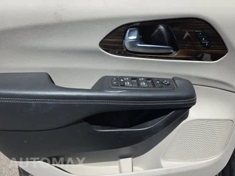 2023 Chrysler Pacifica Limited 121.6" WB - miniatura 9