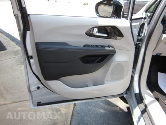 2023 Chrysler Pacifica Limited 121.6" WB - miniatura 31