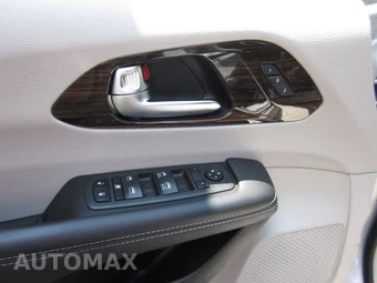 2023 Chrysler Pacifica Limited 121.6" WB - miniatura 32