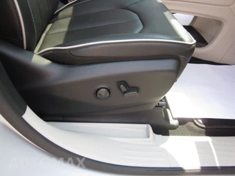 2023 Chrysler Pacifica Limited 121.6" WB - miniatura 49