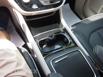 2023 Chrysler Pacifica Limited 121.6" WB - miniatura 90