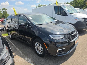 2023 Chrysler Pacifica Touring 121.6" WB – miniatura 3