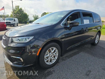 2023 Chrysler Pacifica Touring 121.6" WB