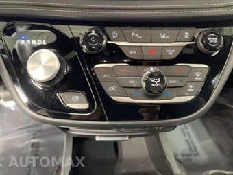 2023 Chrysler Pacifica Touring 121.6" WB - miniatura 13