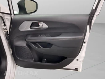 2023 Chrysler Pacifica Touring 121.6" WB - miniatura 28