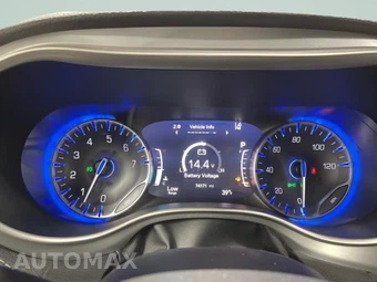 2023 Chrysler Pacifica Touring 121.6" WB - miniatura 5