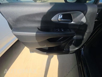 2023 Chrysler Pacifica Touring 121.6" WB - miniatura 9