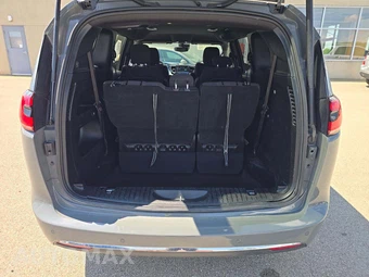 2023 Chrysler Pacifica Touring 121.6" WB - miniatura 12