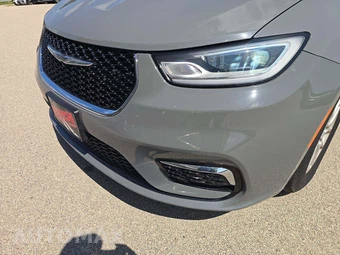 2023 Chrysler Pacifica Touring 121.6" WB - miniatura 20