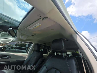 2023 Chrysler Pacifica Touring L 121.6" WB – miniatura 11