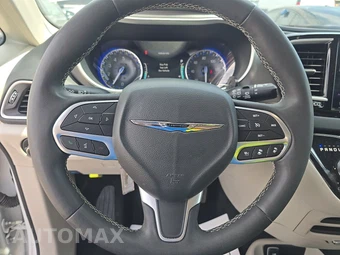 2023 Chrysler Pacifica Touring L 121.6" WB - miniatura 10