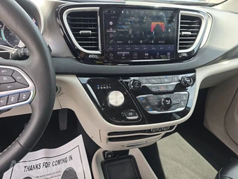 2023 Chrysler Pacifica Touring L 121.6" WB - miniatura 11