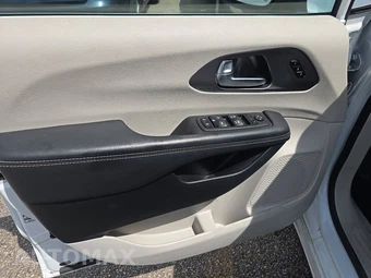 2023 Chrysler Pacifica Touring L 121.6" WB - miniatura 9